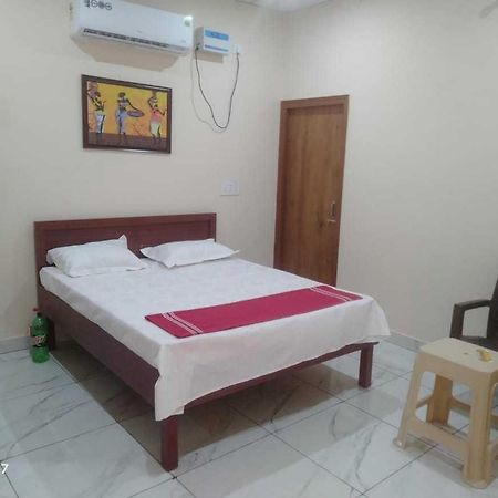 Hotel O Sky Blue Palwal Екстериор снимка