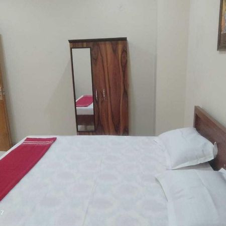 Hotel O Sky Blue Palwal Екстериор снимка