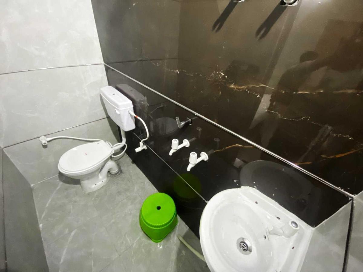 Hotel O Sky Blue Palwal Екстериор снимка