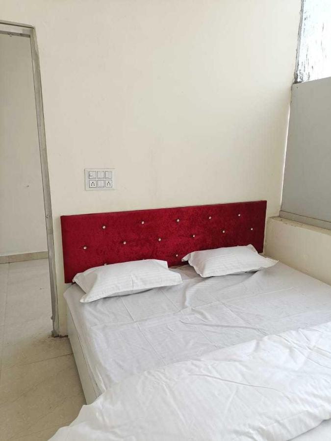 Hotel O Sky Blue Palwal Екстериор снимка