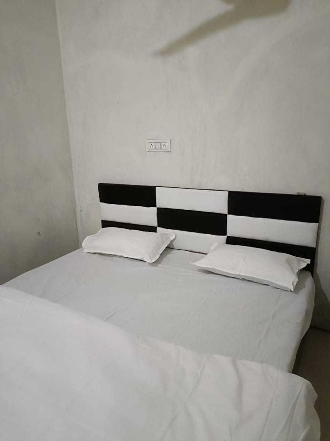 Hotel O Sky Blue Palwal Екстериор снимка