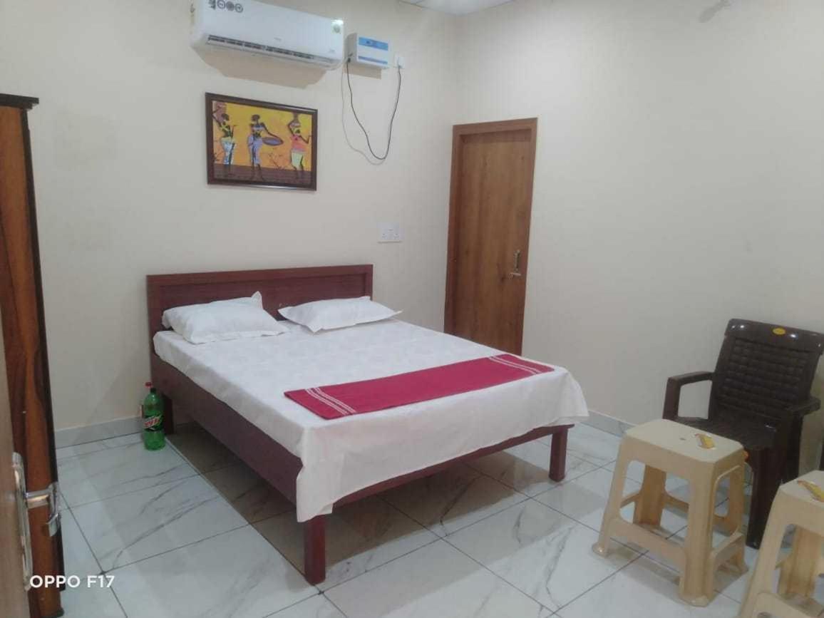 Hotel O Sky Blue Palwal Екстериор снимка