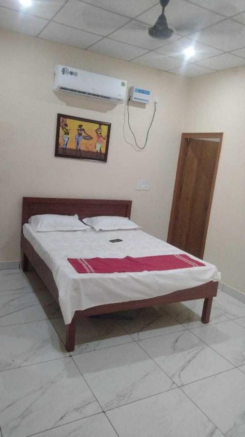 Hotel O Sky Blue Palwal Екстериор снимка