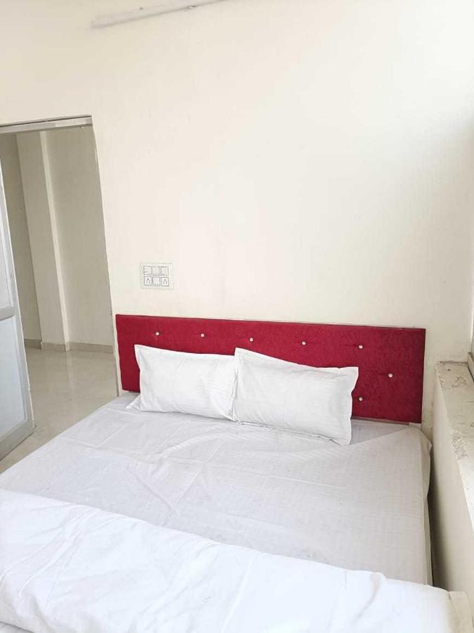 Hotel O Sky Blue Palwal Екстериор снимка
